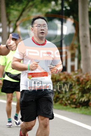 ()：馬拉松,42K男E組,林哲昌,4042