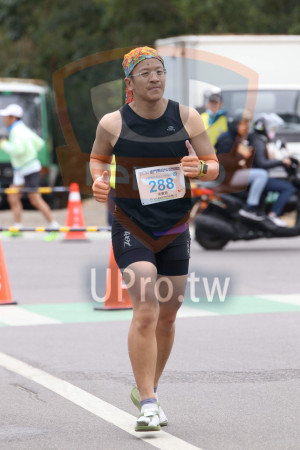 ()：200金門馬拉松,全程馬拉松42.195KM,陳慶龍